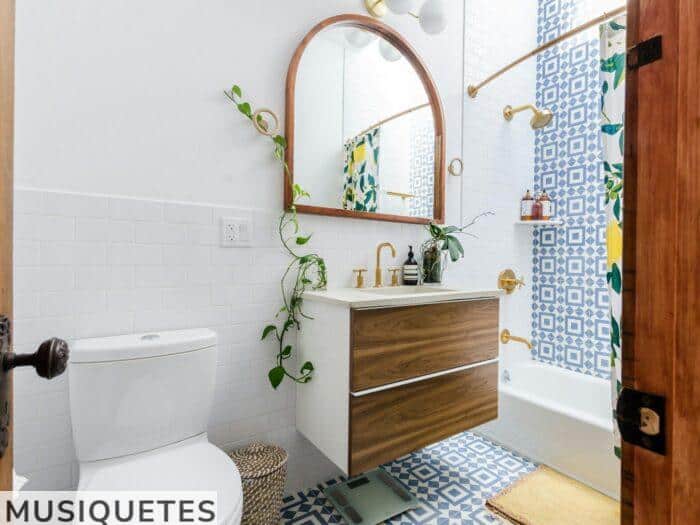 white ceramic toilet bowl beside white ceramic toilet bowl